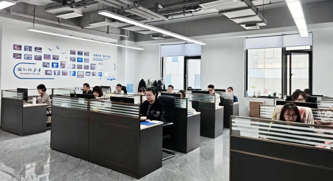 三翼齊飛拓新局，智啟未來譜華章